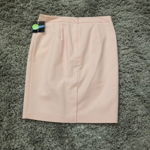 Liz Claiborne career skirt. - Picture 2 of 5